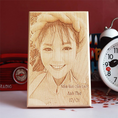 Tranh gỗ khắc hình chân dung maple 12x17cm